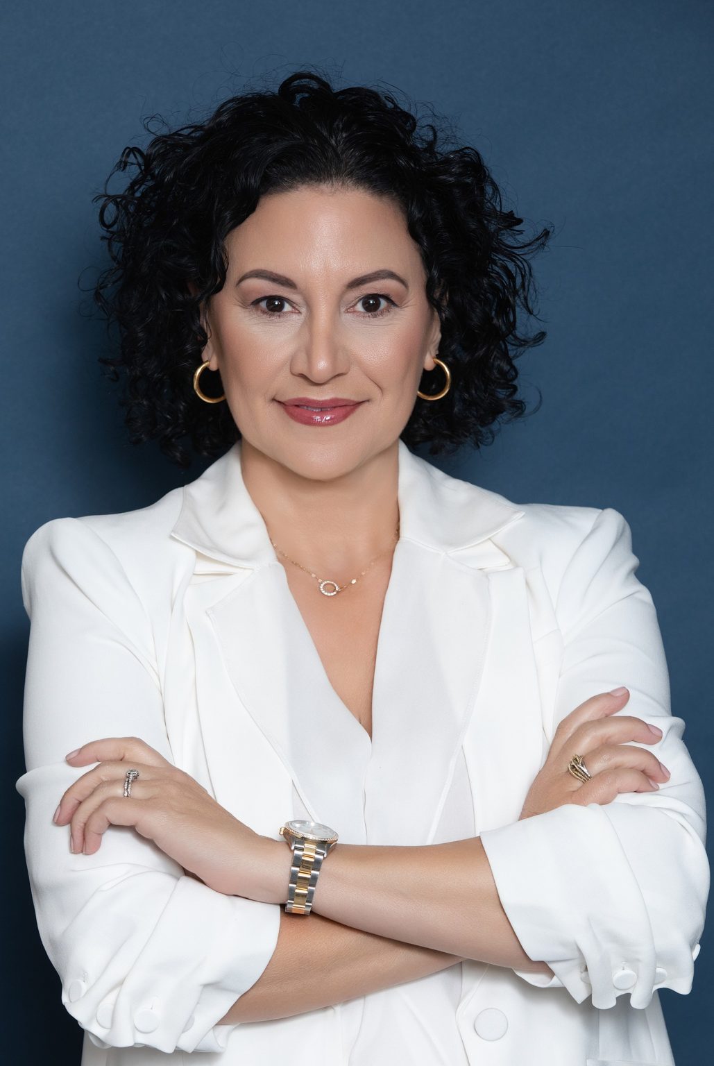 669A4394_headshot2025_cropped2-3